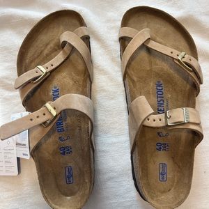 NWT Birkenstock Mayari size 9 sandals